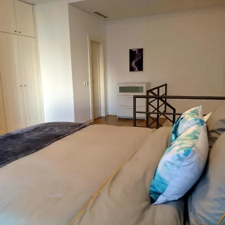 Apartment Duplex With Free Pool And Garage