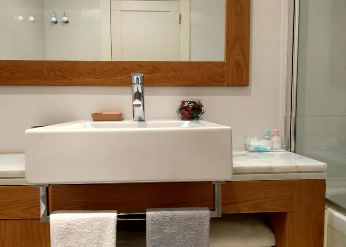 Duplex With Free Pool And Garage Apartment